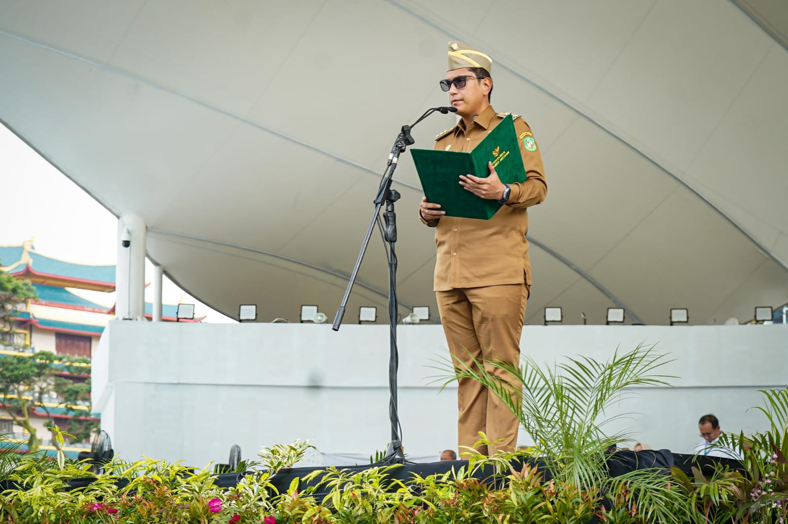 Wali Kota Medan Serahkan 8.533 SK PPPK Paruh Waktu Pemko Medan